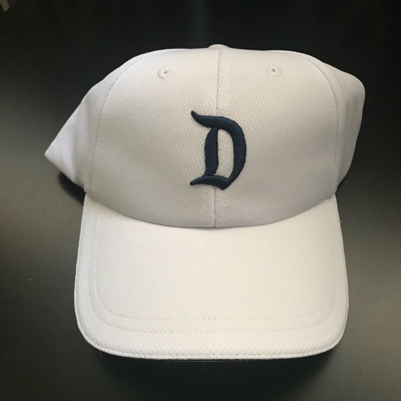 baseball cap d